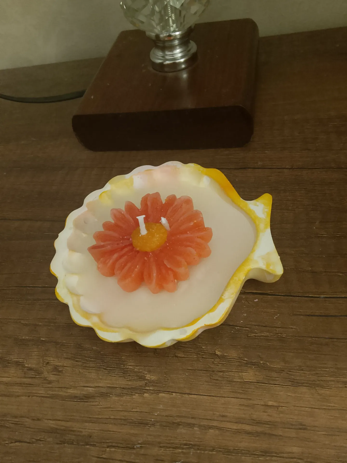 Handmade Daisy Candle in a Shell for decoration, gifts and occasions giveaways