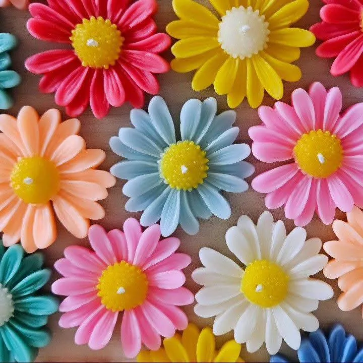 Dozen (12 pieces) of daisy flower scented handmade candles gift set